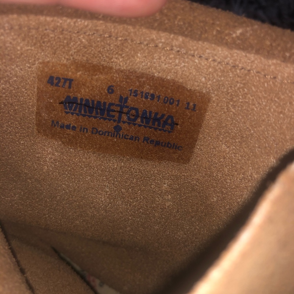 Minnetonka Tramper suede lace fringe moccasin boot - Picture 6 of 8